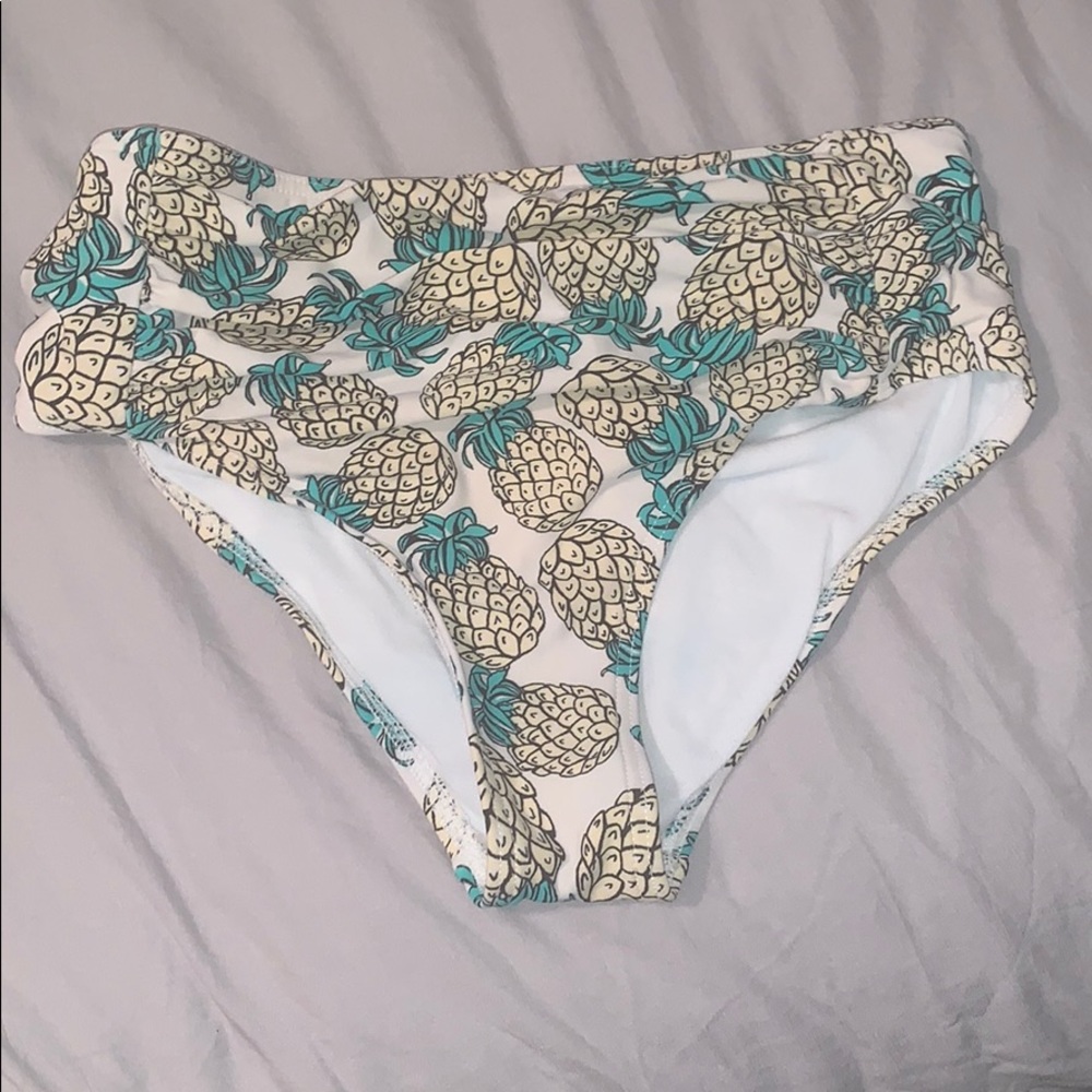 Pineapple bathing suit bottoms. Small size (jr).